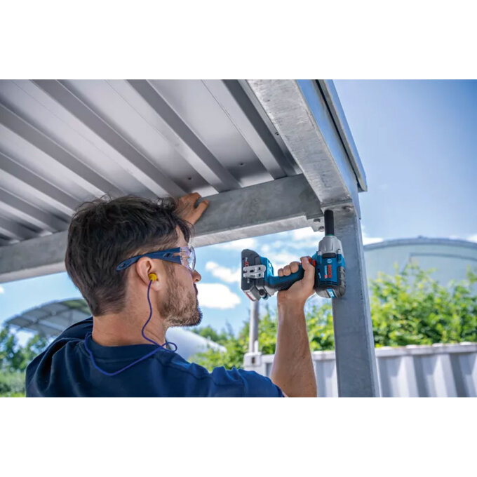 BOSCH AKU UDARNI STEZAČ GDS 18V-450 PC SOLO + L-BOXX