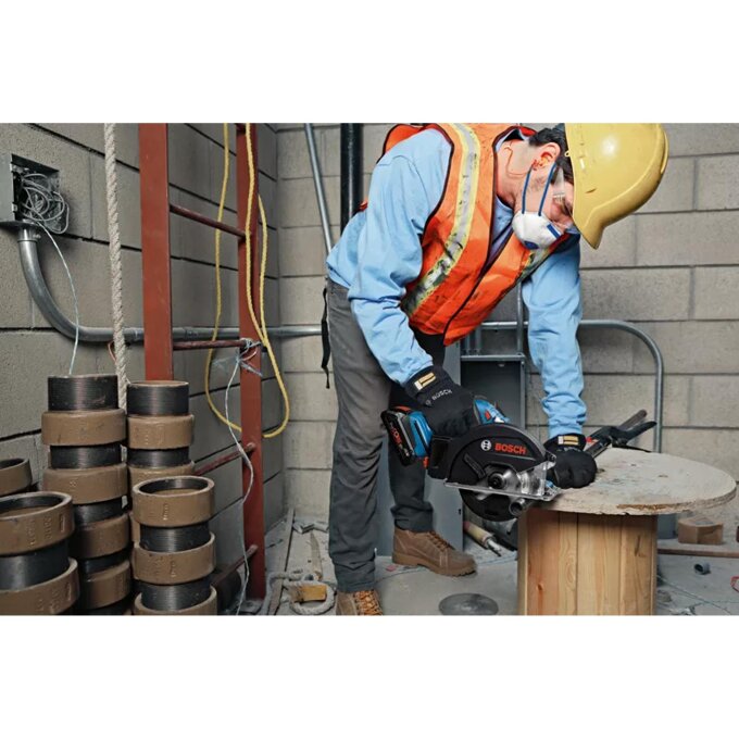 BOSCH AKU KRUŽNA PILA GKM 18V-50 METAL SOLO