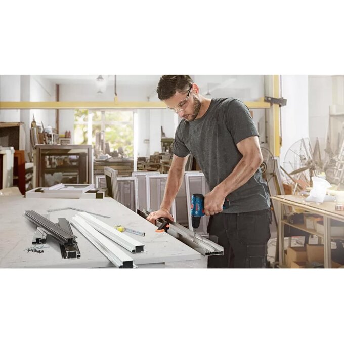 BOSCH AKU BUŠILICA-IZVIJAČ GSR 120 LI + 2 x 2,0Ah + PUNJAČ + KOVČEG