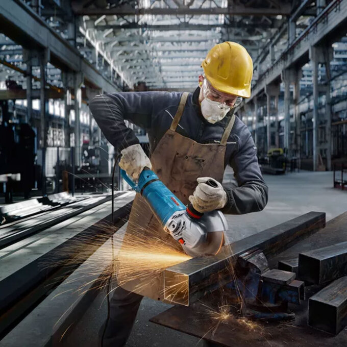 BOSCH KUTNA BRUSILICA GWS 27-230 JR