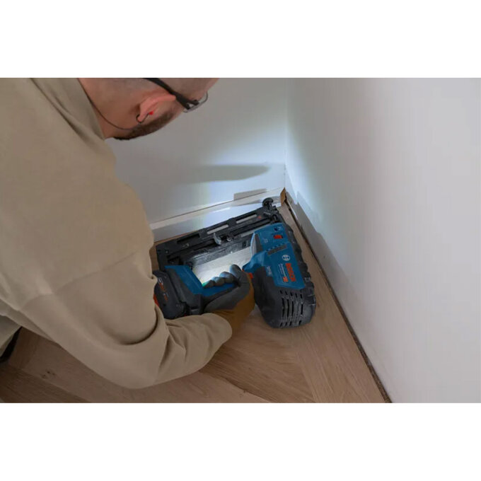 BOSCH AKU ZABIJAČ ČAVALA GNH 18V-64-2 SOLO + LBOXX