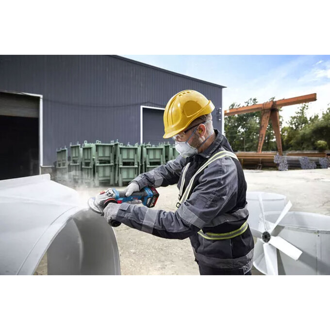 BOSCH AKU KUTNA BRUSILICA GWS 18V-11 125 mm SOLO