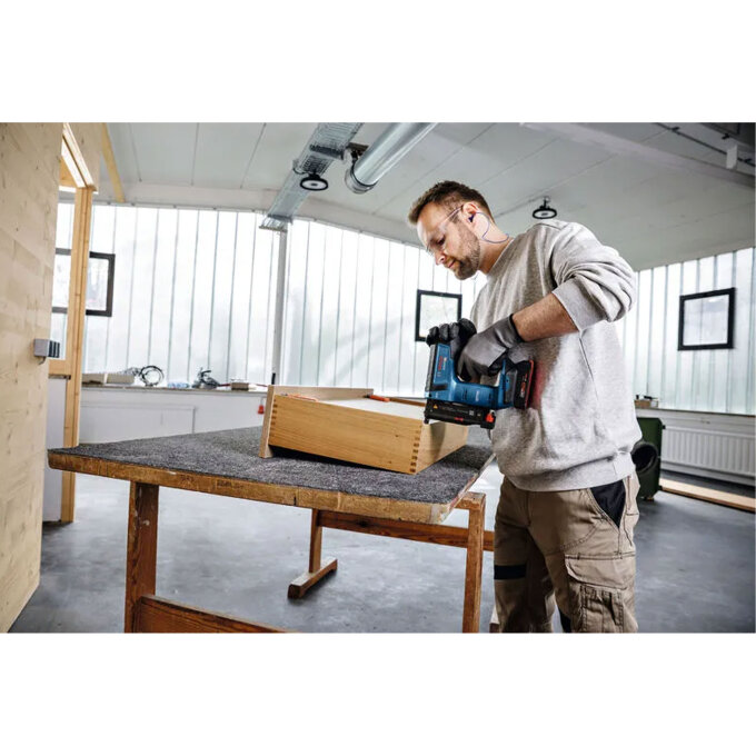 BOSCH AKU ZABIJAČ ČAVALA GNH 18V-35 SOLO