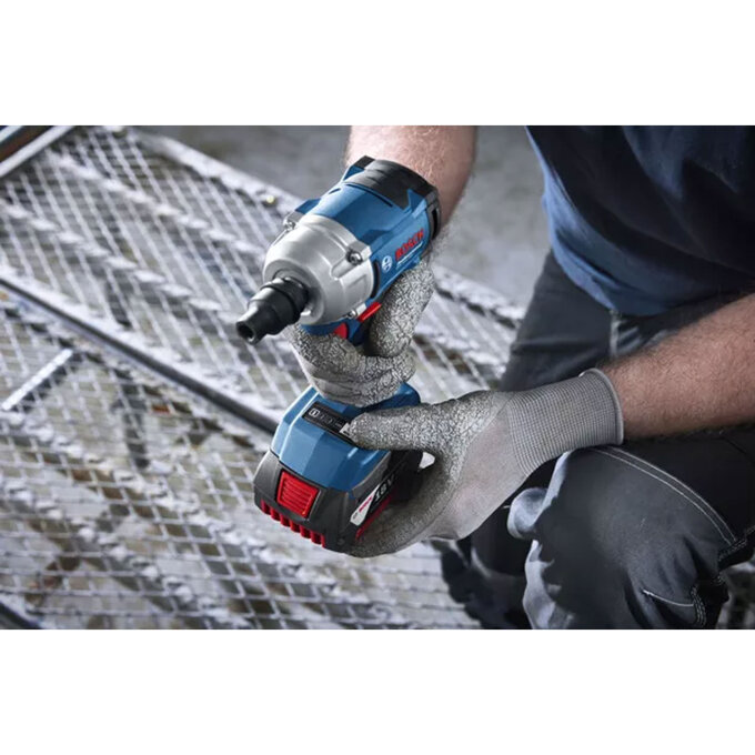 BOSCH AKU UDARNI STEZAČ GDS 18V-350 + 2 x 4,0Ah + GAL 18V-20 + L-KOVČEG