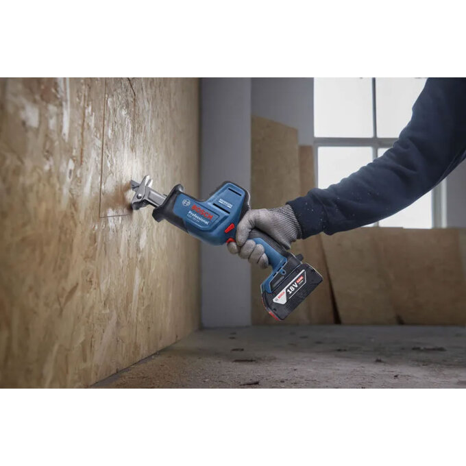 BOSCH AKU SABLJASTA PILA GSA 18V-24 SOLO + L-BOXX