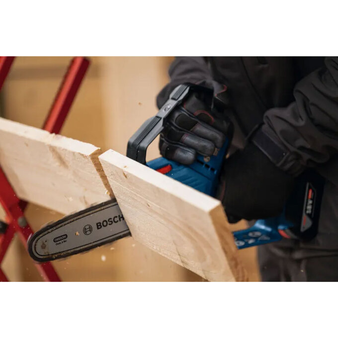 BOSCH AKU LANČANA PILA GKE 18V-20 SOLO
