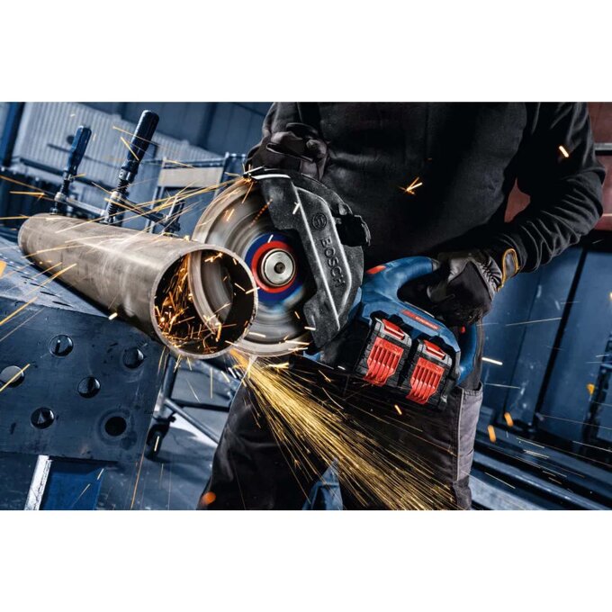 BOSCH AKU KUTNA BRUSILICA EXPERT EXWS18V2-230P SOLO + L-BOXX