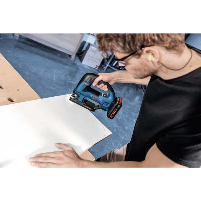 BOSCH AKU UBODNA PILA EXPERT EXST18V-155B SOLO + L-BOXX