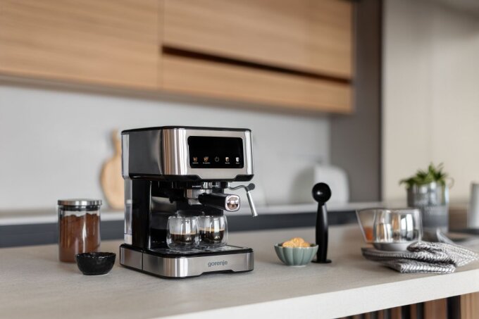 APARAT ZA ESPRESSO KAVU ESCM15CD GORENJE