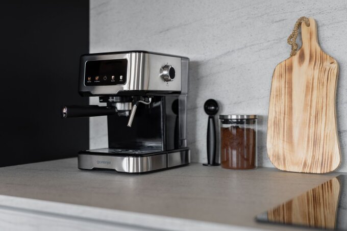 APARAT ZA ESPRESSO KAVU ESCM15CD GORENJE