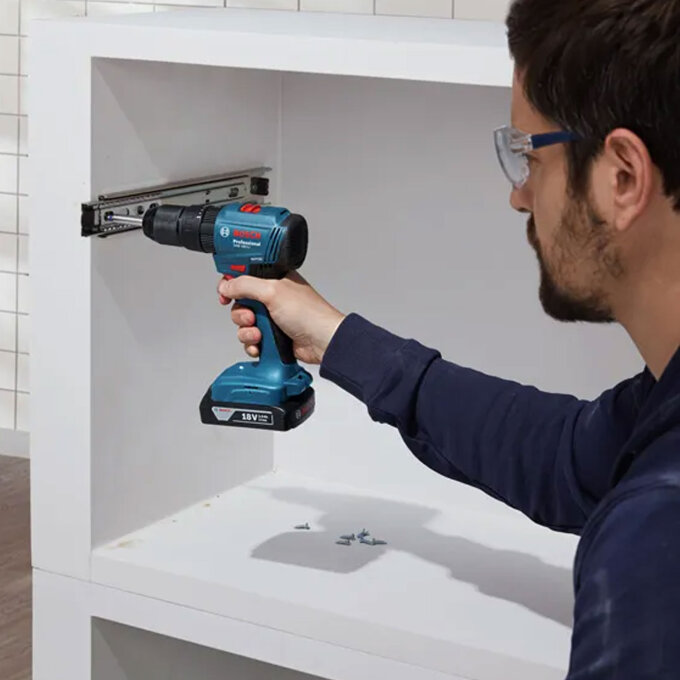 BOSCH AKU SET GDX 18V-285 + GSB 185-LI + 2 x 2,0Ah + GAL 18V-20 + KOVČEG